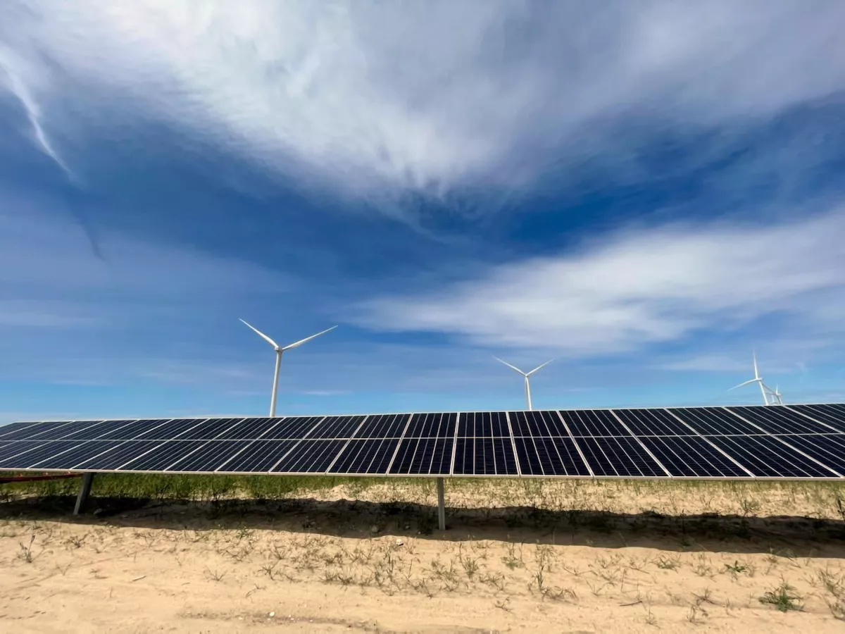 Planta en Oregon combinará energía solar, eólica y baterías.