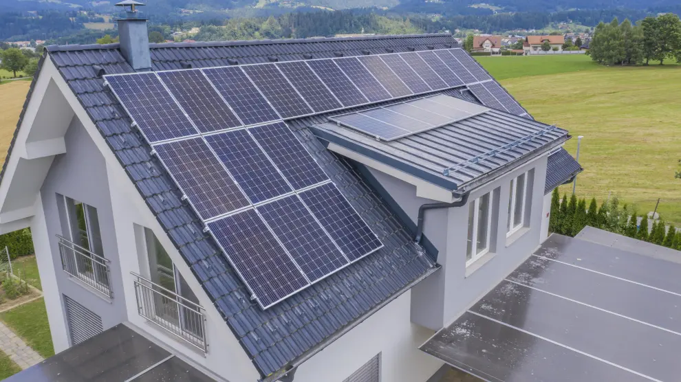 El invento que dirá adiós a las placas solares: esta batería solar de bajo costo genera energía.